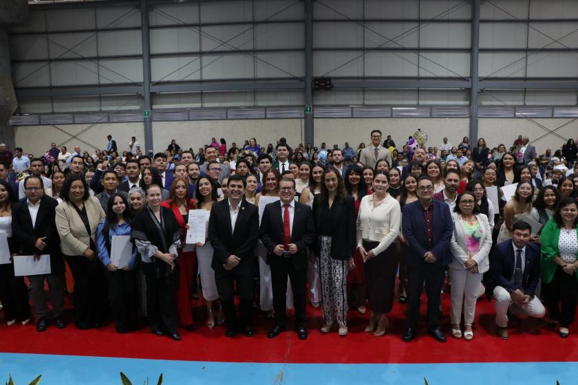 En el CUSur, 88 egresadas y egresados de nueve programas reciben su acta de titulación