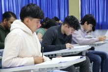 Asisten mil 810 aspirantes a realizar su examen de ingreso al CUSur