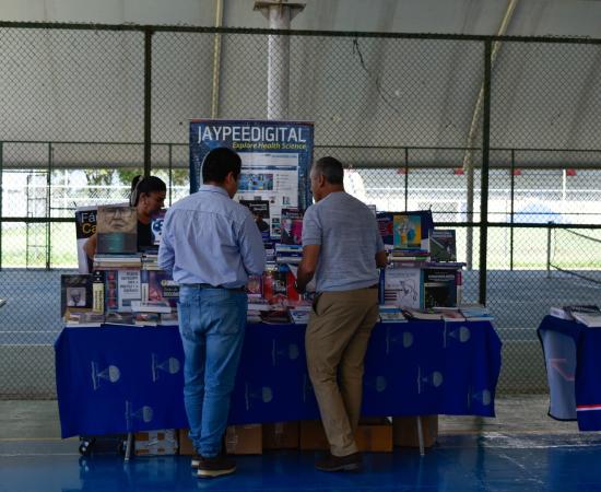 El CUSur reafirma su compromiso académico con la Muestra Bibliográfica 2025
