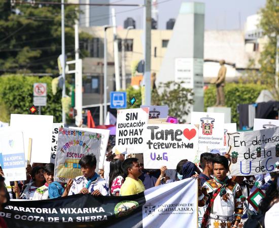 Más de 145 mil personas salen a las calles en protesta por el bajo presupuesto a la UdeG