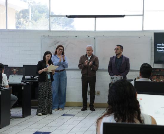 Realizan en CUSur taller sobre inteligencia artificial aplicada a la investigación