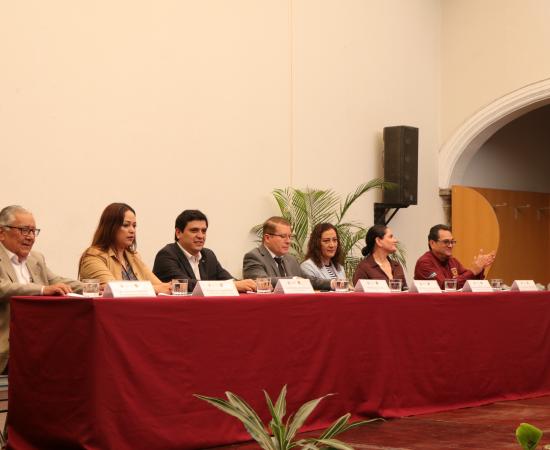 CUSur reconoce a su personal jubilado y con destacada trayectoria en emotiva ceremonia
