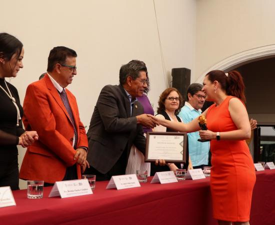 CUSur reconoce la trayectoria de su personal en ceremonia conmemorativa