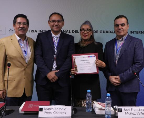 La FIL 2024 recibe la obra insignia del CUSur sobre tecnologías y salud pública