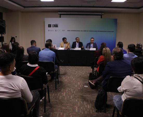 La FIL 2024 recibe la obra insignia del CUSur sobre tecnologías y salud pública