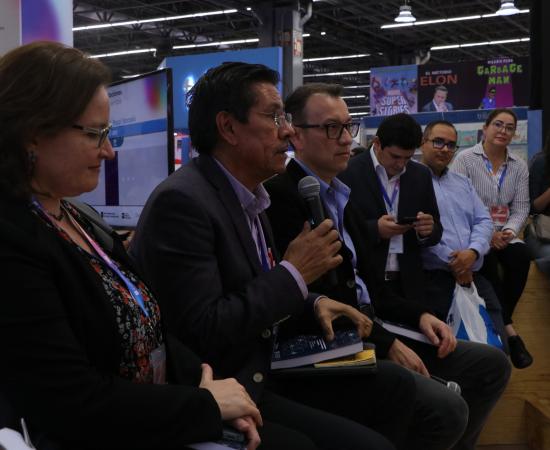 CUSur presenta en la FIL su obra 'Innovaciones Transdisciplinares' sobre tecnología y naturaleza