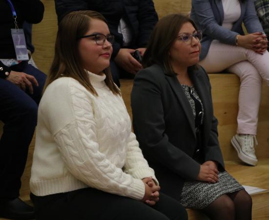 CUSur presenta libro que conecta teoría e innovación en negocios en la FIL 2024