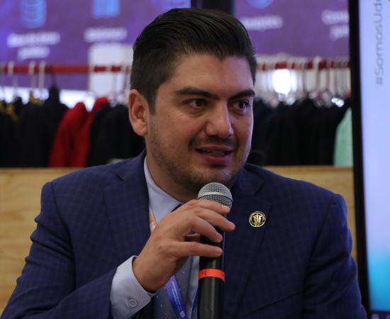 CUSur presenta en la FIL su obra 'Innovaciones Transdisciplinares' sobre tecnología y naturaleza