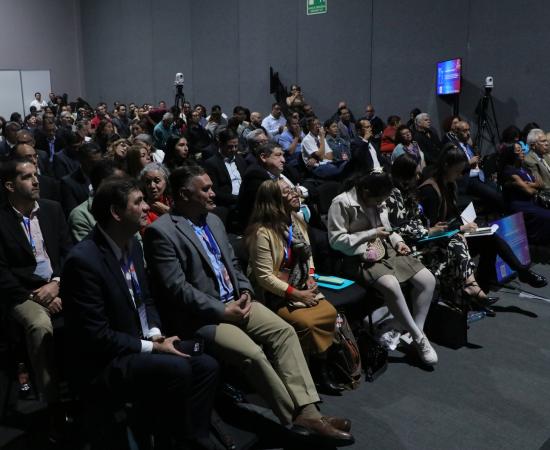 CUSur aporta al desarrollo tecnológico con el libro HPC en Latinoamérica en la FIL 2024