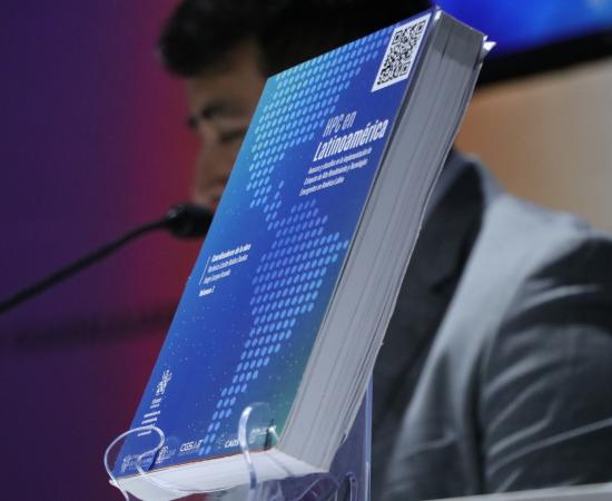 CUSur aporta al desarrollo tecnológico con el libro HPC en Latinoamérica en la FIL 2024