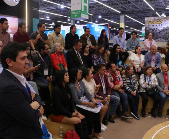 CUSur presenta en la FIL su obra 'Innovaciones Transdisciplinares' sobre tecnología y naturaleza