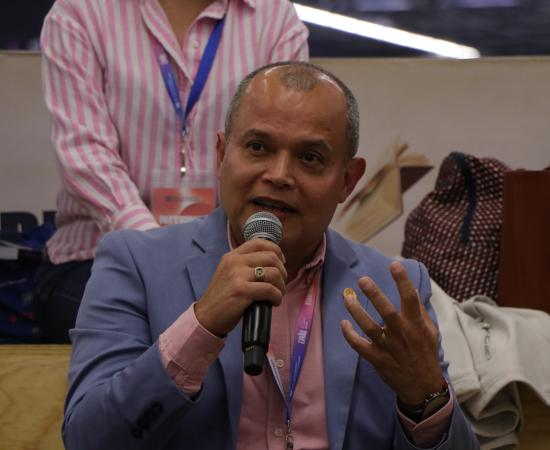 CUSur presenta en la FIL su obra 'Innovaciones Transdisciplinares' sobre tecnología y naturaleza