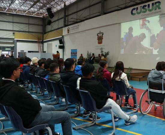 CUSur recibe a 1,763 estudiantes en la XXII Feria "Una Mirada al CUSur"