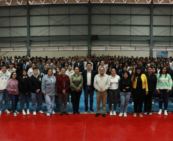 CUSur recibe a 1,763 estudiantes en la XXII Feria "Una Mirada al CUSur"