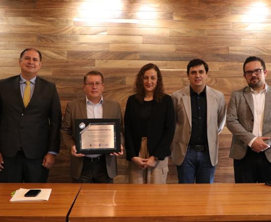 CUSur recibe Distintivo “Dependencia de Paz” por su liderazgo en derechos humanos y cultura de paz