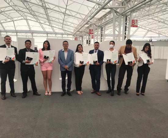 13 egresados del CUSur fueron reconocidos por su excelencia en examen Ceneval