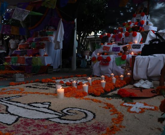 El Cusur celebra el Día de Muertos con creatividad y tradición en su Concurso de Altares 2025