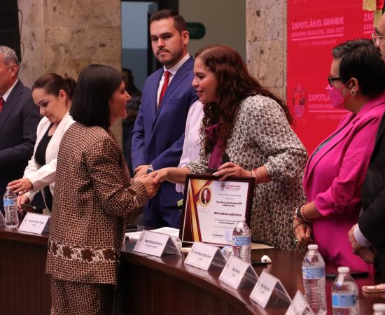 Académicas del CUSur reciben la Presea María Elena Larios González 2025