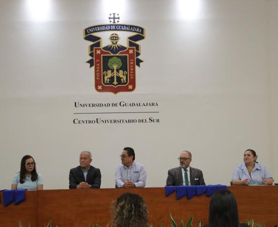 Egresan 12 estudiantes de la Maestría en Administración de Negocios del CUSur