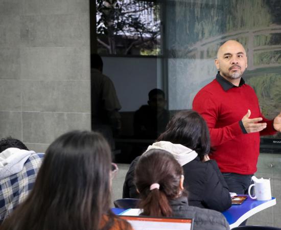 Imparten curso sobre redes neuronales artificiales en psicología