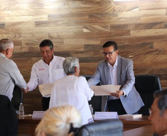 Entregan constancias del taller “Tomando el control de tu salud”