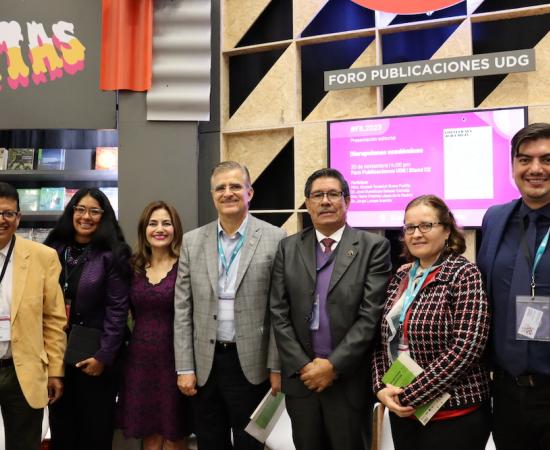 Presentan el libro “Disrupciones académicas” en la FIL