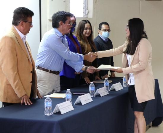 Reconocen a brigadistas del CUSur que atendieron damnificados en Colima