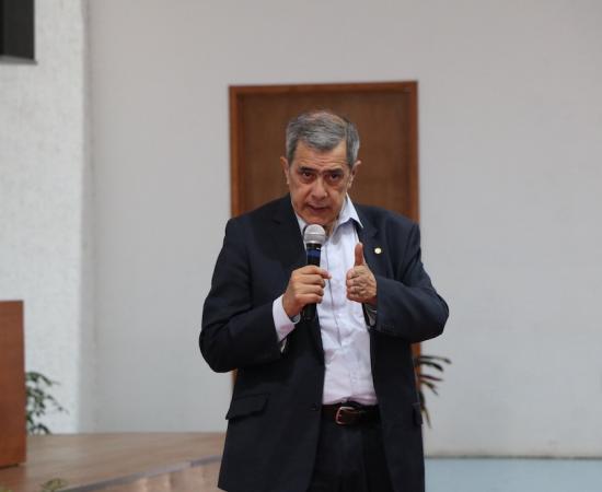 Expertos de la OPS comparten conocimiento en el cierre de las Jornadas de Medicina