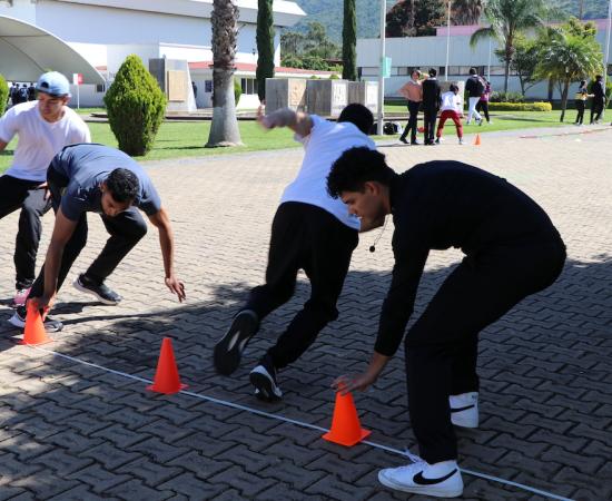 Primera Feria de juegos tradicionales en el CUSur