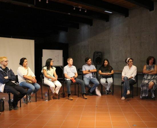 Debaten sobre violencia en el Café filosófico de la Casa del Arte
