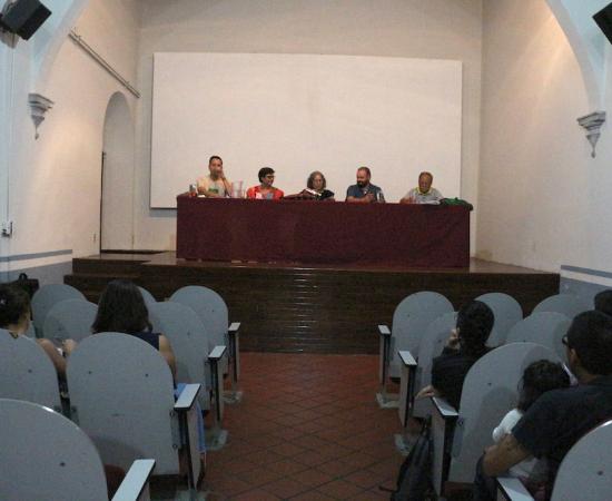 Presentan libro sobre alternativas ante el fracaso del desarrollo