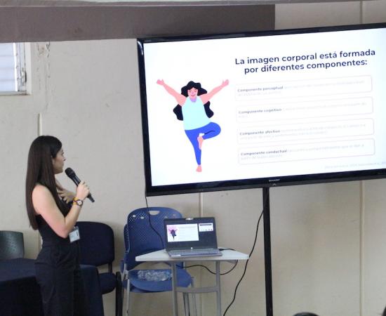 Comunidad de psicología realiza el coloquio “La imagen corporal contemporánea: estigmas sociales y salud mental”