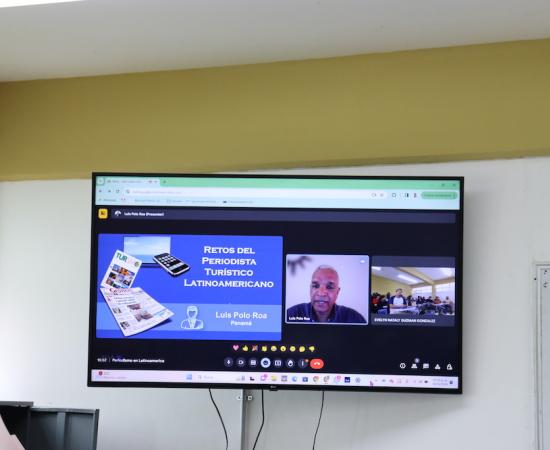 Hablan sobre periodismo de viajes en la bienvenida de esta carrera