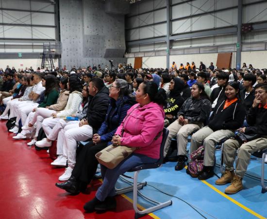 Maestro Emérito dicta conferencia sobre historia, identidad y autonomía de la UdeG en el CUSur