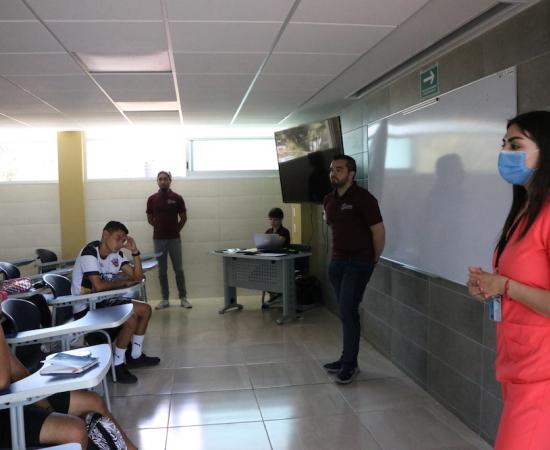 Reciben capacitación en pausas activas en el CUSur