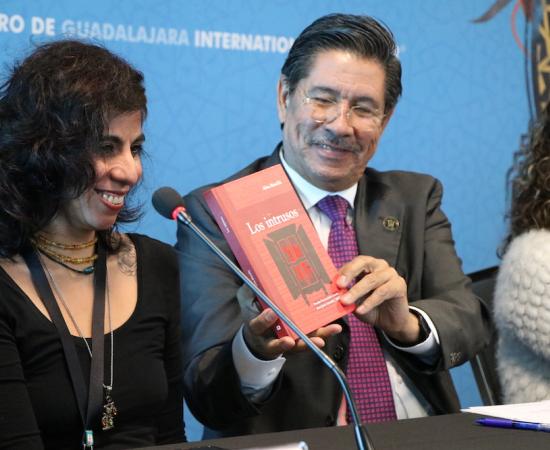 Los intrusos, libro ganador del Arreola, se presenta en la FIL Guadalajara