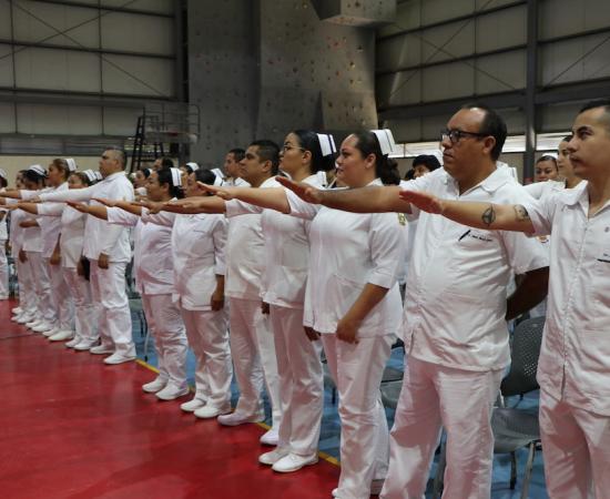 Egresados del CUSur reciben acta de titulación