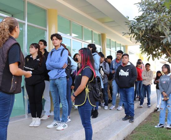 Alrededor de mil alumnos de nivel medio superior asisten a “Una mirada al CUSur”
