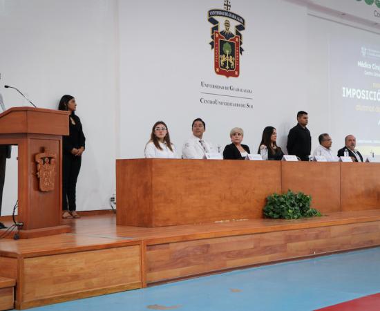 Realizan juramento e imposición de batas los alumnos de medicina del CUSur