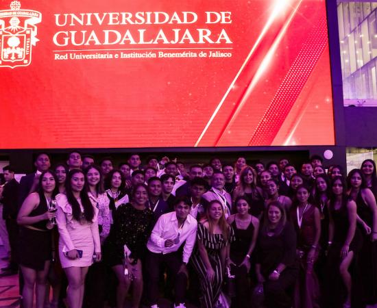 Atletas del CUSur reciben presea en la Segunda Gala del Deporte Universitario