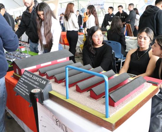 Expo Emprende reúne a emprendedores de todas las edades y rubros del Sur de Jalisco en el CUSur