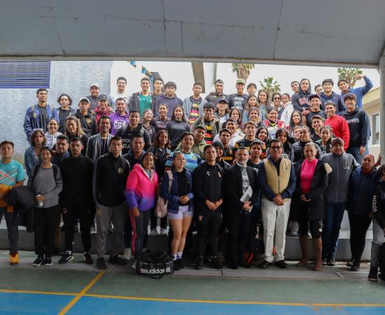 Rector del CUSur se reúne con alumnos ganadores en deportes y artes