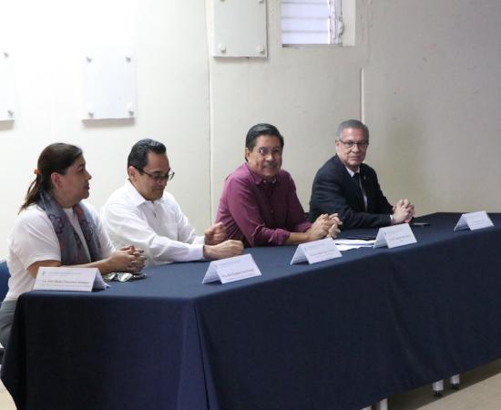 Revisan la presencia política en la prensa durante la bienvenida de Periodismo del CUSur