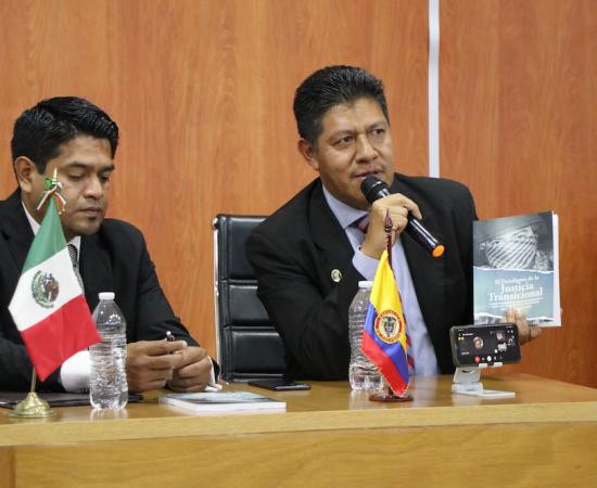 Presentan libro sobre la justicia transicional