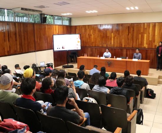 Dictan conferencia sobre las relaciones sanas y las no sanas entre las personas