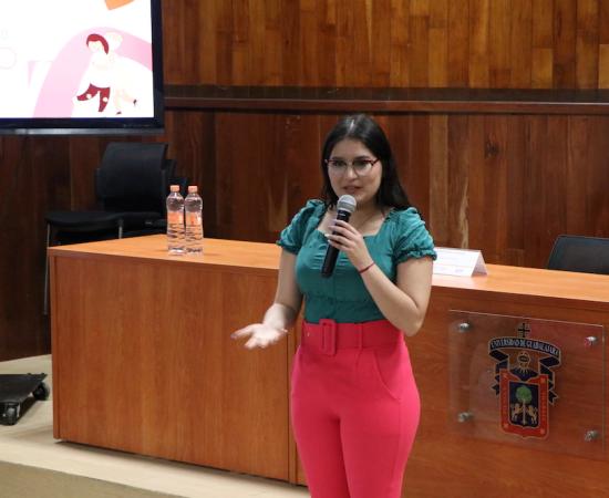 Dictan conferencia sobre las relaciones sanas y las no sanas entre las personas