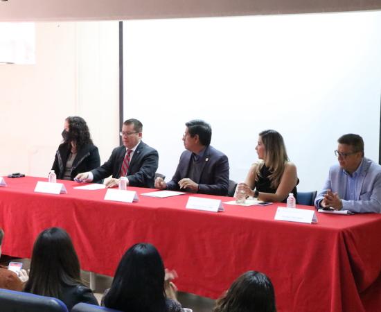 Toma protesta la nueva representante de la oficina enlace de la Defensoría de Derechos Universitarios en CUSur