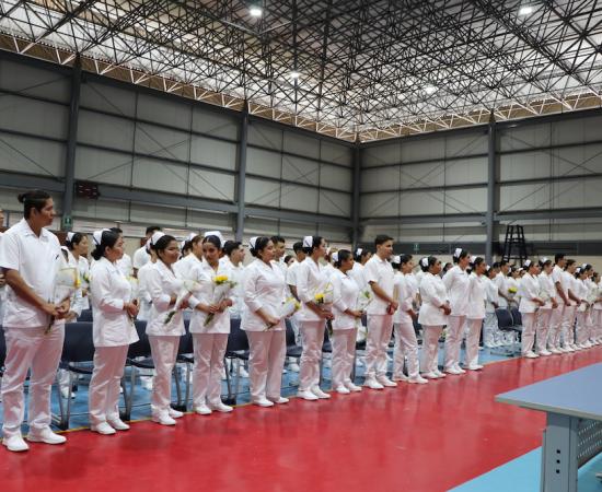 Realizan imposición de cofias y listones a estudiantes de enfermería del CUSur