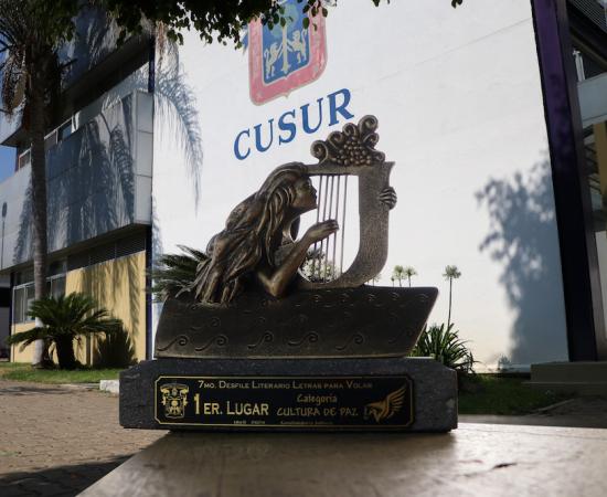 El CUSur obtiene primer lugar en Cultura de paz en desfile literario