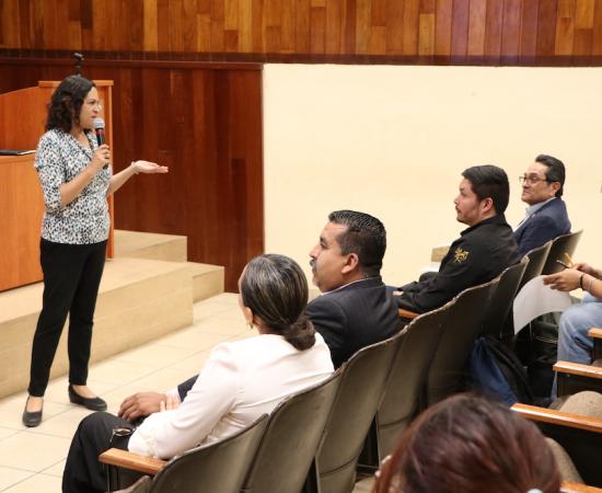 Conversan en el CUSur sobre el proceso electoral y la importancia del voto en las elecciones de 2024